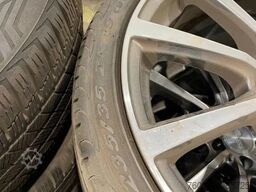 Pirelli *Brock velgen met Pirelli banden *235/35 ZR19