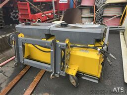 Vama EHK 2200 wheel loader broom