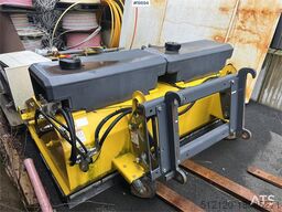 Vama EHK 2200 wheel loader broom