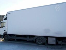 Mercedes-Benz Atego 818 box truck.