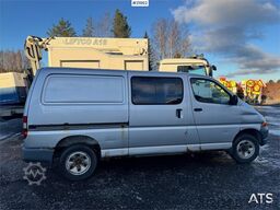 Toyota Hiace 4WD. Lots of rust. 6 seats!