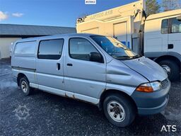Toyota Hiace 4WD. Lots of rust. 6 seats!