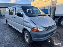 Toyota Hiace 4WD. Lots of rust. 6 seats!