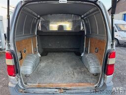 Toyota Hiace 4WD. Lots of rust. 6 seats!