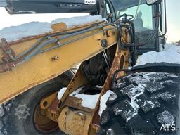 CAT 930G w/ bucket, pallet forks and scale. See hours!