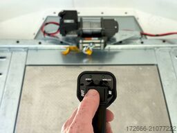 Brian James Trailer RACE SPORT 341-5521-35-2-12-B 550X210X196CM 3500KG GESCHLOSSENER AUTOTRAILER | SCHWARZ