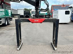 MERCEDES-BENZ Axor 2536 6x2 BL Baustoffp. ATLAS 210LK Zange