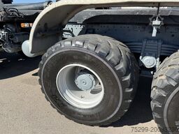 Mercedes-Benz Actros 4143 8x8 LOF Geräteträger