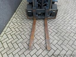 LINDE H25D-01 Triplo 470 Freelift / Sideshift Deutz Diesel 2020