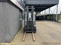 LINDE H25D-02 Triplo 550 Freelift / Sideshift / 4e functie VW Diesel 2014