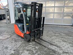 TOYOTA 8FBET15 / Triplex: 4.30m / nur 1.187h! / SS
