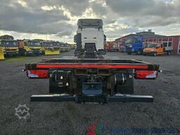 MAN TGS 26.320 6x2 BDF Mitnahmestapler AHK 1. Hand