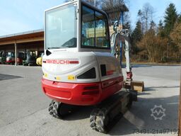 Takeuchi TB 230 mit POWERTILT