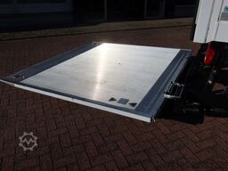 Mercedes-Benz Actros 2532 L Bak + klep 2000 KG LIKE NEW!! TUF...