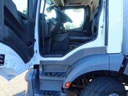 Mercedes-Benz Actros 2532 L Bak + klep 2000 KG LIKE NEW!! TUF...