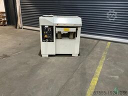 SCM S 520