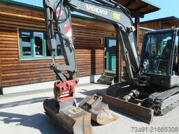 Volvo EC 55C mit POWERTILT