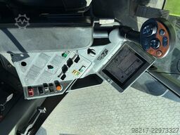 CLAAS Xerion 3300 Trac VC