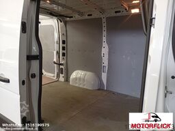 Renault Master T28