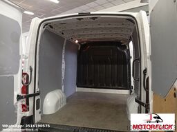 Renault Master T28