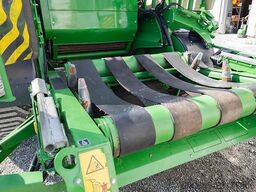 John Deere C441R