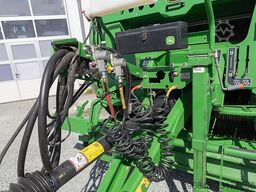John Deere C441R