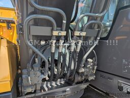 VOLVO EC 220 / SW + 2 Löffel