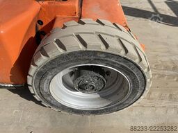 JLG E450AJ