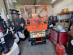 JLG R2646