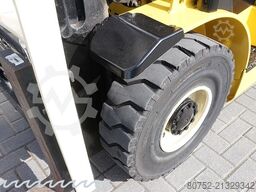 Yale GDP25VX Diesel Stapler