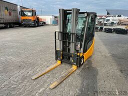 JUNGHEINRICH EFG 215 / Triplex: 4.25m! / SS /  4.029h
