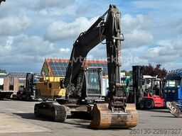 VOLVO EC300DN Kettenbagger mit Tieflöffel