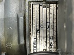 Leybold D8B