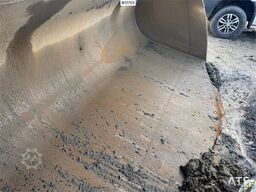 Volvo L180H Wheel Loader w/ Bucket.