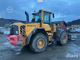 Volvo L90F wheel loader w/ Volvo gravel bucket. WATCH VI