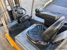 Jungheinrich EFG 220 / 677 Std.