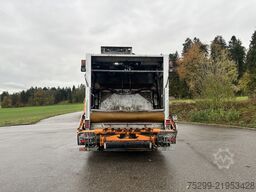 Volvo *RHD* FM-370 6x2R Kehrichtwagen