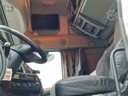 DAF XF 440 SuperSpaceCab 6x2*4 - 2 deck Closed Live...