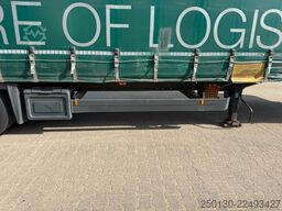 SCHMITZ CARGOBULL SCB*S3T MegaTrailer Curtainsider Edscha