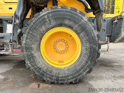 KOMATSU WA 320-7 inkl. Schaufel & Gabel