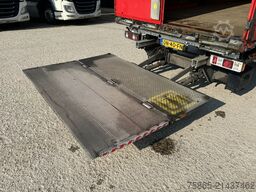 Krone Profi Liner / Curtainside / Loadlift 2000 kg / ...