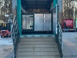 MERCEDES-BENZ Antos 1833L 1.Stock Finkl Viehwagen Klima 34m³