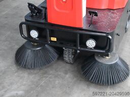 Toyota Westfield W-1250 (Schorr) Aufsitzkehrmaschine Neugerät RES//LS//BIS09.12.2