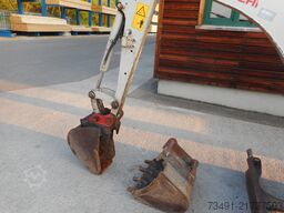 Takeuchi TB 216 ( 1.865 KG )