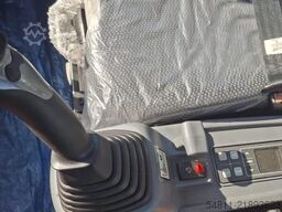 Hyundai HX85A