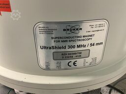 BRUKER 300 UltraShield