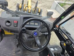 Komatsu WA80M-7
