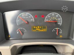 VOLVO FL240 4x2 Closed box 6,30 m.