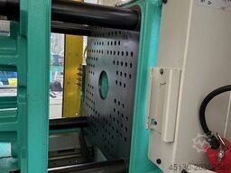 Arburg 420C 800-250 mit dem Roboter Wittmann