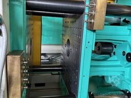 Arburg 420C 800-250 mit dem Roboter Wittmann